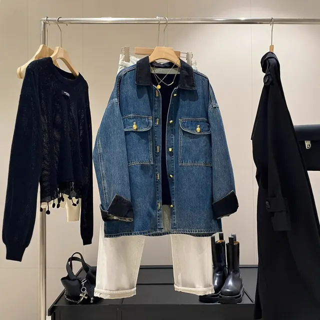 Casual Denim Jacket for Women with Shirt Collar and Drop Long Sleeves, Made with Elastane Fabric, Perfect for Autumn