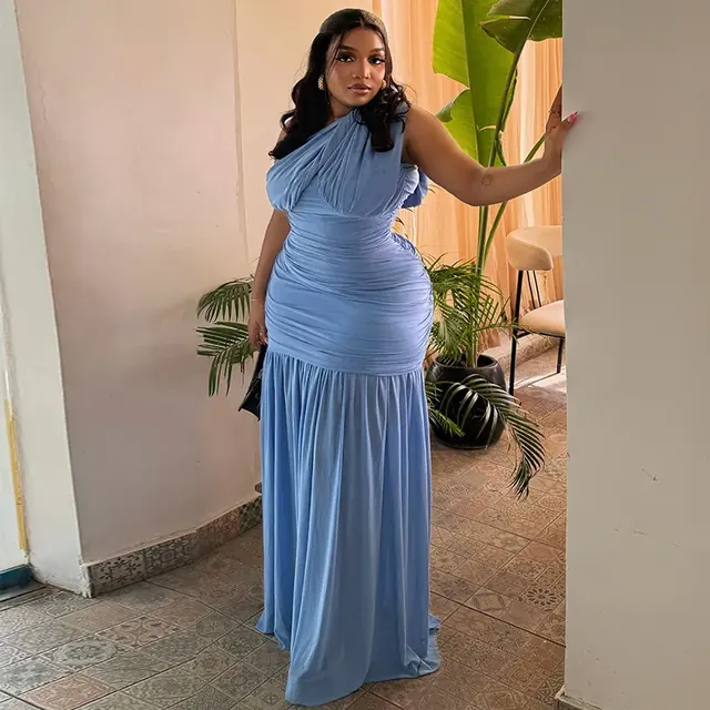 Elegant Solid Color Sleeveless One Shoulder Maxi Long Dress for Business in Polyester