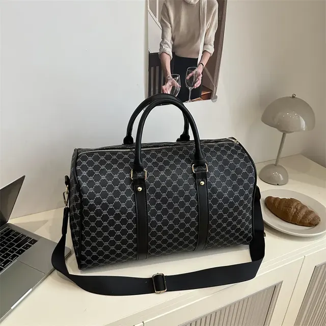 Geometric Large Capacity PU Leather Travel Bag for Unisex with Single Shoulder Strap, Ideal for Spring