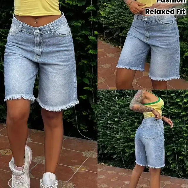 Streetwear Straight Knee-Length Pants for Women in Cotton with Raw Hem and Stretchy Fabric, Perfect for Street Style