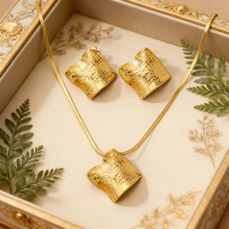 Three-dimensional Square Jewelry Set for Women with 18K Real Gold Plated 304 Stainless Steel and PVD Coated Snake Chain