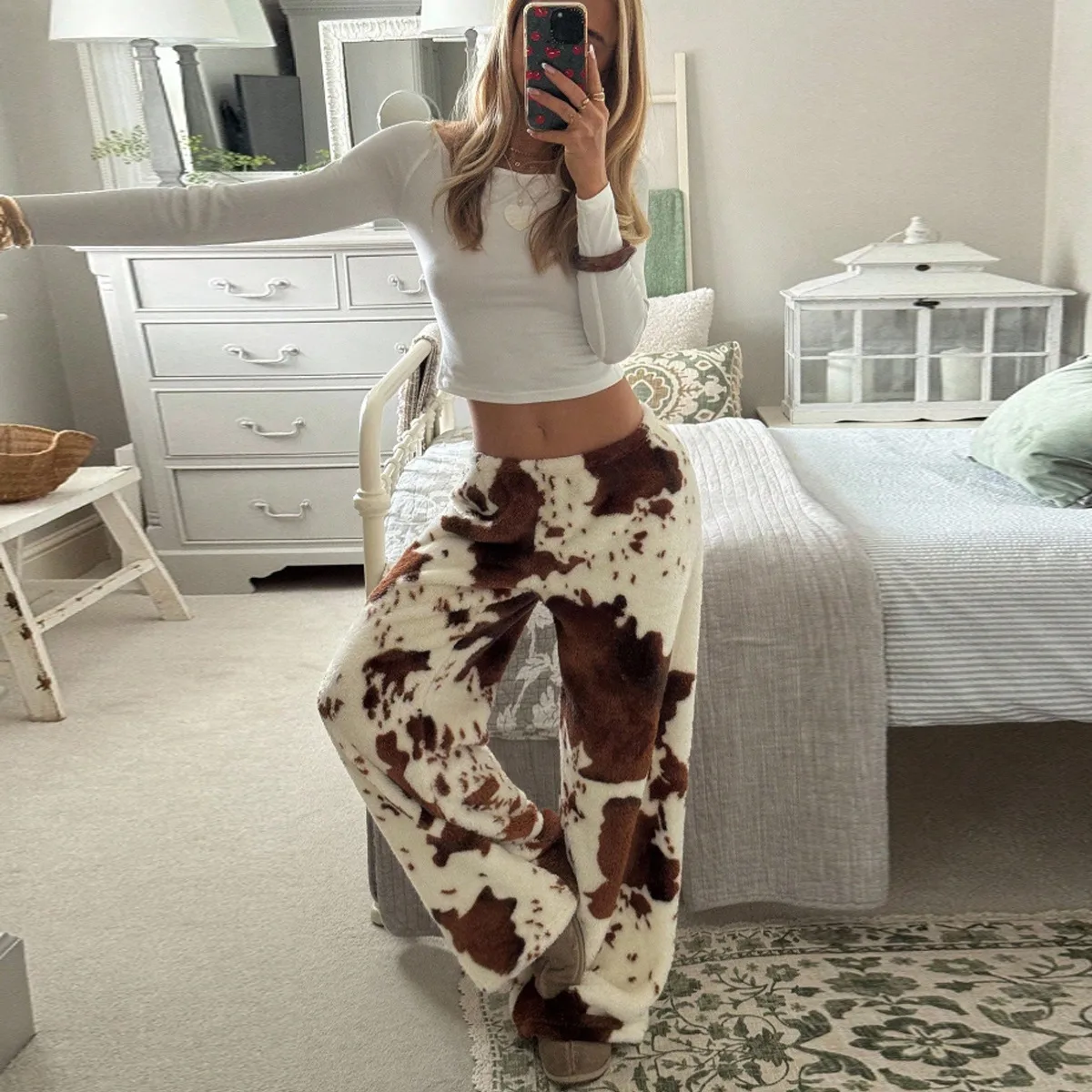 Full Length Casual Pants Made of Polyester Fabric with Printed Design for Casual Everyday Use