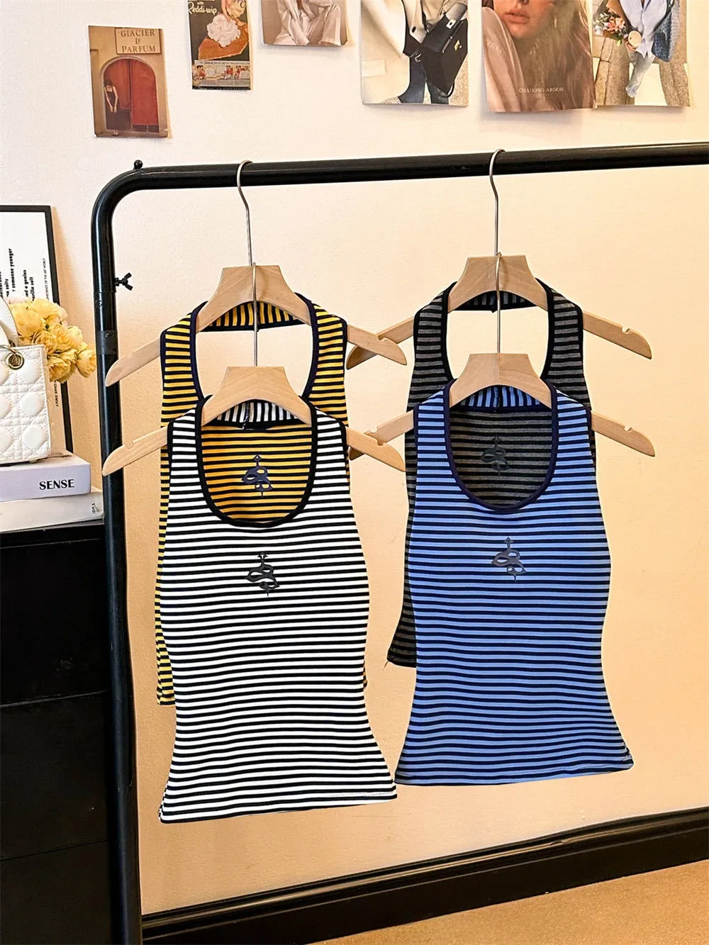 Stripe Sleeveless Women’s Vest in Black & White with Padded Craft, Simple Style, Artificial Cotton Fabric