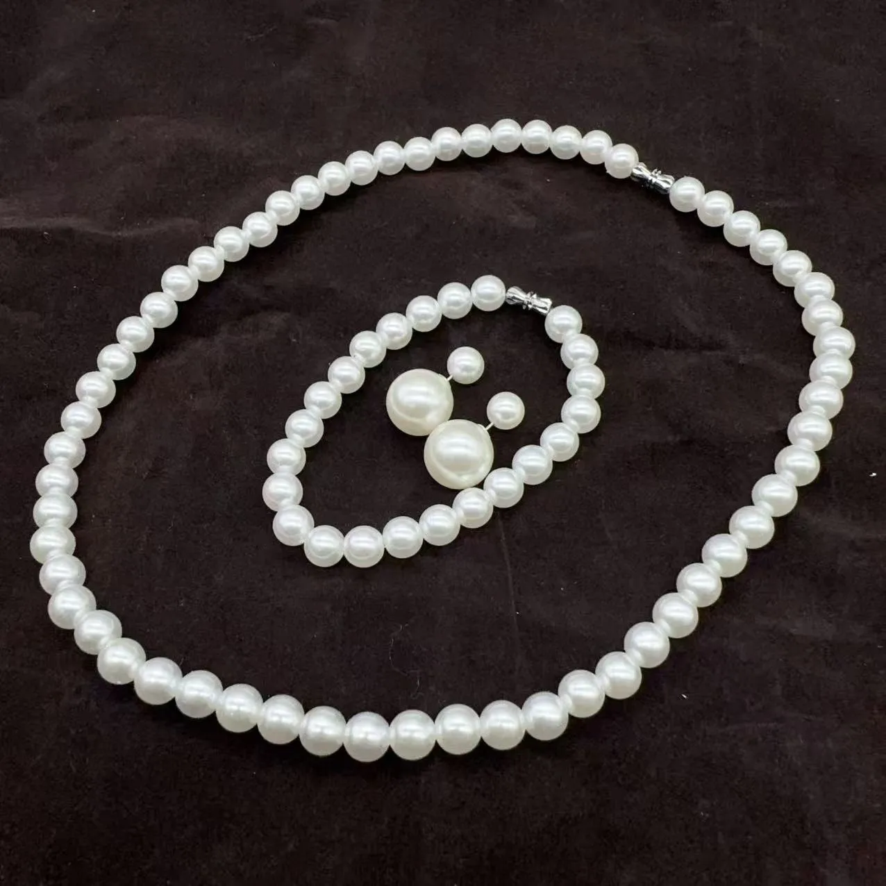 Handmade Simple Style Necklace for Women Featuring Imitation Pearl Pattern with Beaded Chain Jewelry Set