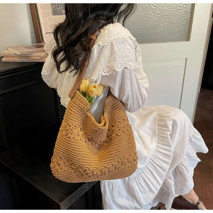 Large Capacity Women's Fabric Shoulder Bag with Single Shoulder Strap Featuring Braid Design in Square Shape