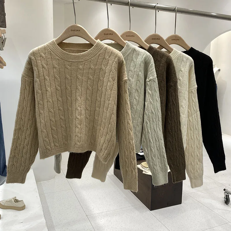 Retro Long Sleeve Solid Color Pullover Sweater for Women Featuring Round Neck in Knitted Fabric