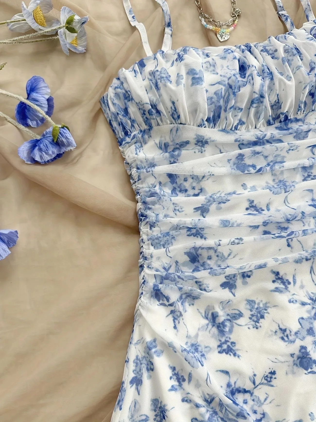 Ditsy Floral Sexy Strap Dress Sleeveless Beach Dress in Polyester Fabric