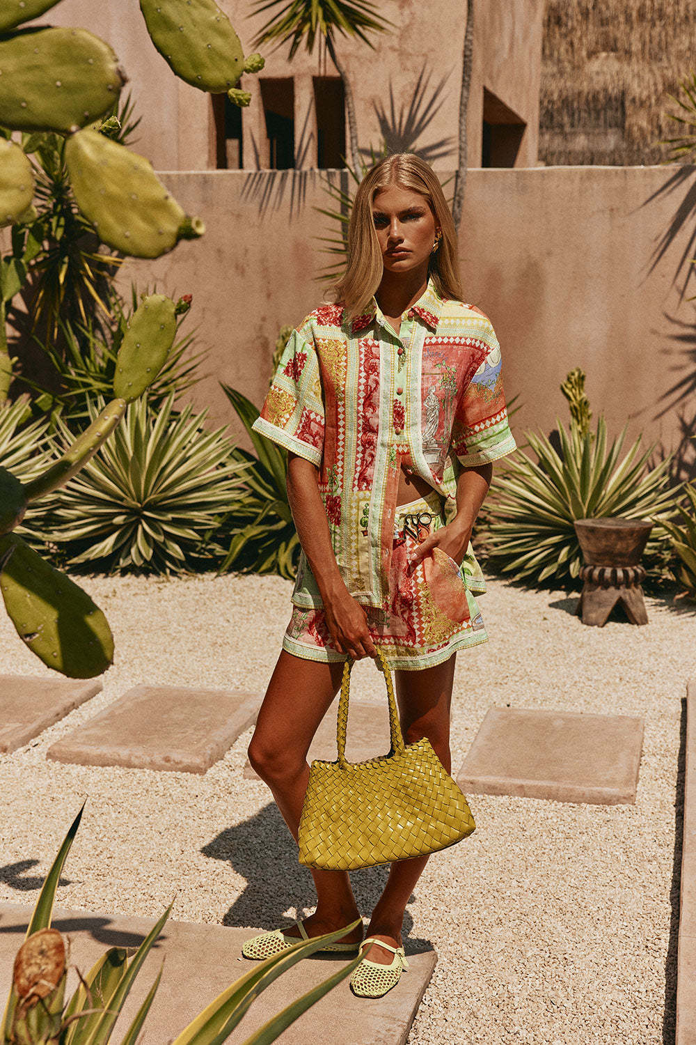 Abstract Linen Shorts Co-ord Set with Printing, Featuring Shirt Collar and Placket Closure for Casual Wear