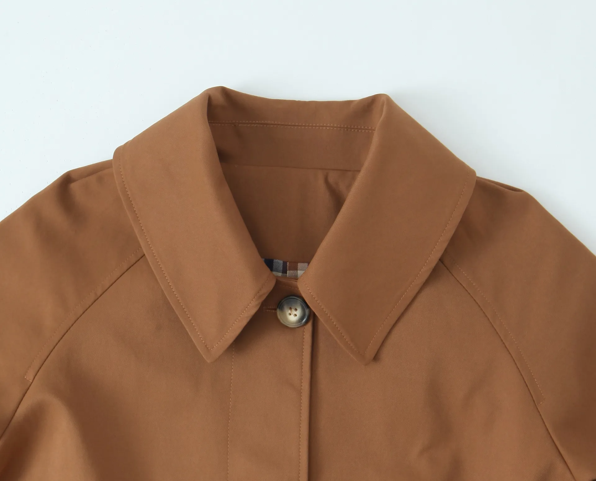 Single Breasted Women's Trench Coat with Lapel Collar and Long Sleeves, Regular Fit in Polyester Fabric