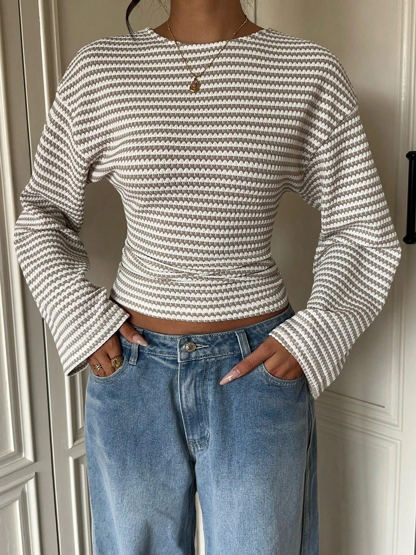 Stripe Long Sleeve Streetwear Polyester T-shirt for Women with Knitted Craft and Pullover Design