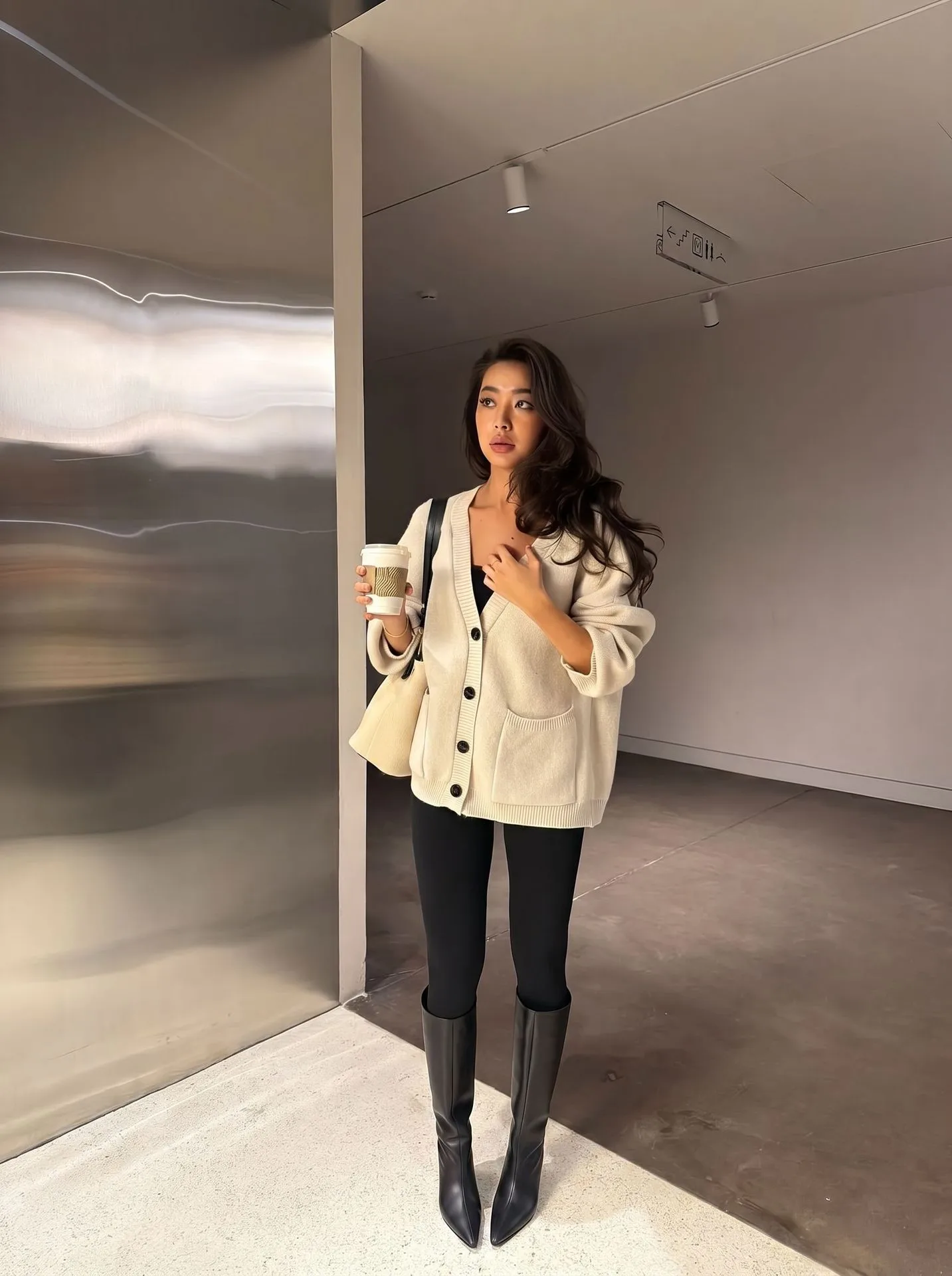 Solid Color Casual Long Sleeve Knitted Fabric Sweater for Women with Patchwork and Placket