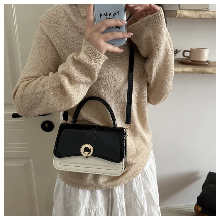 Women’s Square Splicing Bag in PU Leather Featuring Lock Detail, Stylish Square Shape for Autumn and Winter