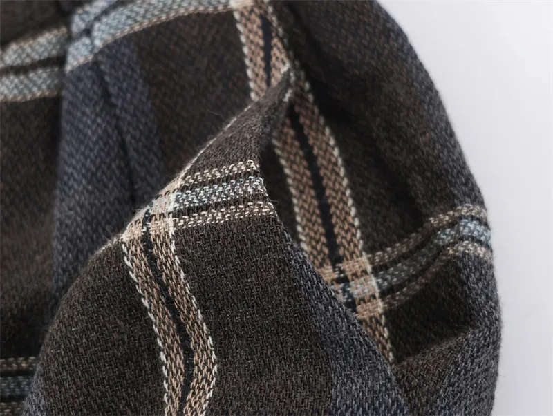 Color Block Casual Full Length Pants in Polyester Fabric Featuring Contrast Collar Design, Inelastic Fit