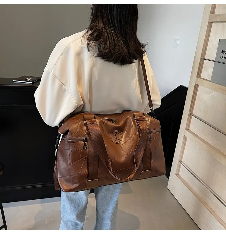 Unisex Geometric Travel Bag in PU Leather with Water Repellent Function