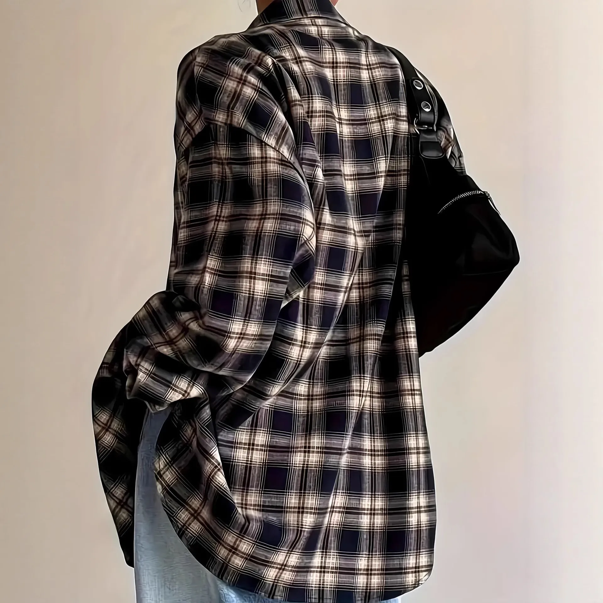 Plaid Casual Long Sleeve Polyester Shirt for Women with Single Breasted Front and Lapel Collar