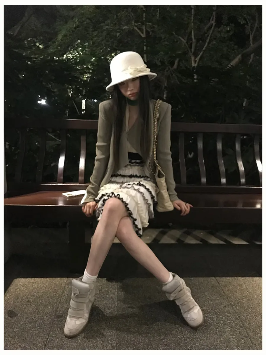 Women’s Color Block Casual Shoes with TPR Sole and Hidden Wedge Heel, Featuring Microfiber and PU Leather Insole