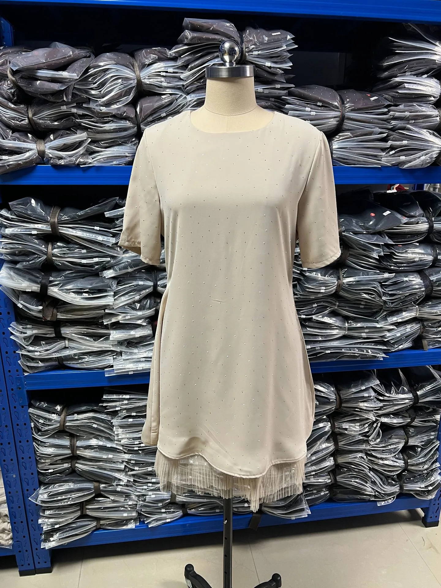 Elegant Lace Dress with Short Sleeve and Round Neck, Casual Style in Polyester Fabric