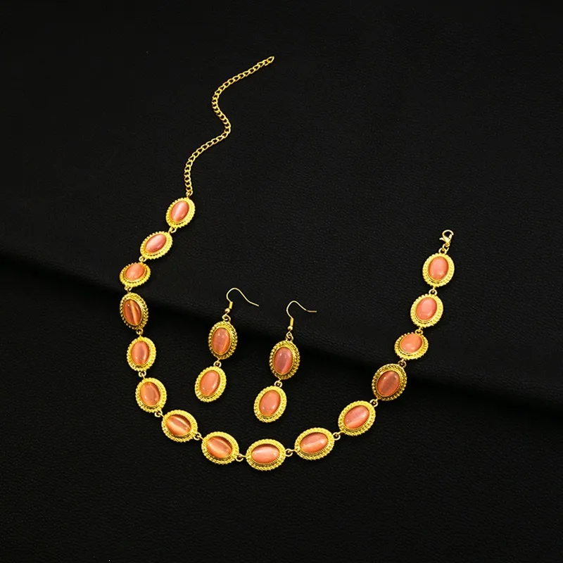 Retro Women’s Jewelry Set Featuring Flowers Pattern with Electroplated Alloy and May Birthstone Emerald on Cable Chain