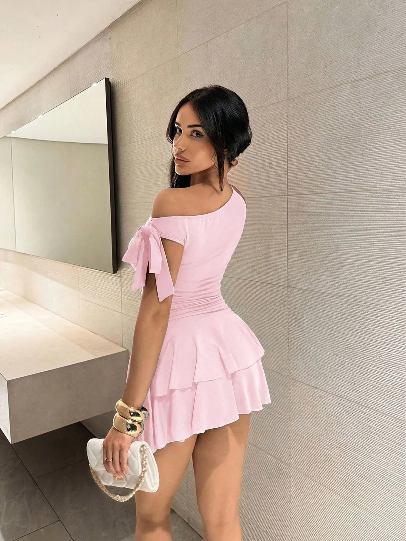 Elegant Solid Color One Shoulder Dress with Oblique Collar Sleeveless Design for Travel, Made of Polyester