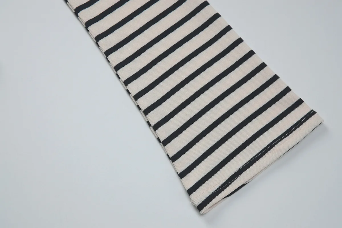 Long Sleeve Streetwear T-shirt for Women in Autumn featuring Elastane Fabric with Stripe Design