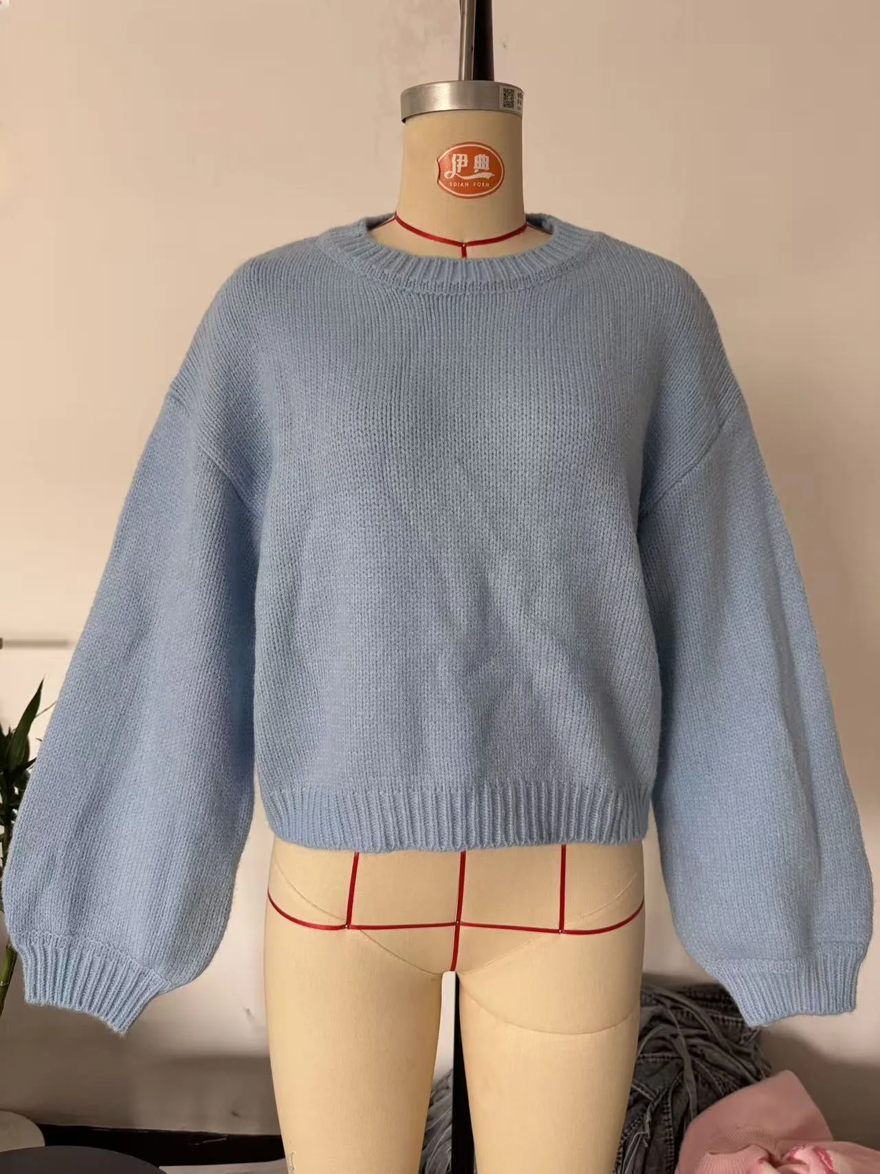 Solid Color Casual Knit Sweater with Long Sleeves and Round Neck Pullover Design