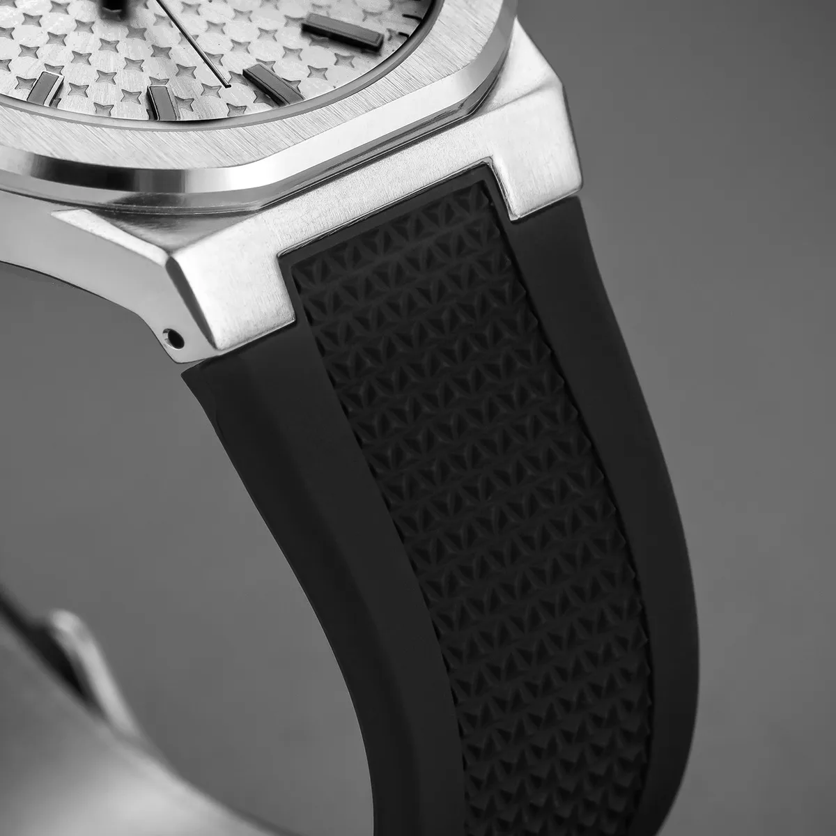 Men's Quartz Watch with Tempered Glass Mirror Featuring Pointer Display and Silica Gel Strap with Pin Buckle