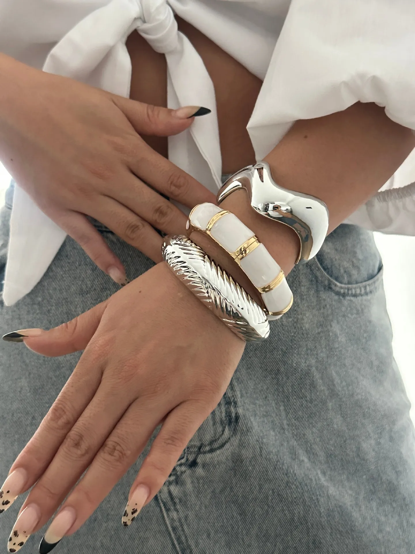 Novelty Irregular Silver Wristband Bangle Featuring Electroplated Enamel Alloy with Acrylic Inlay