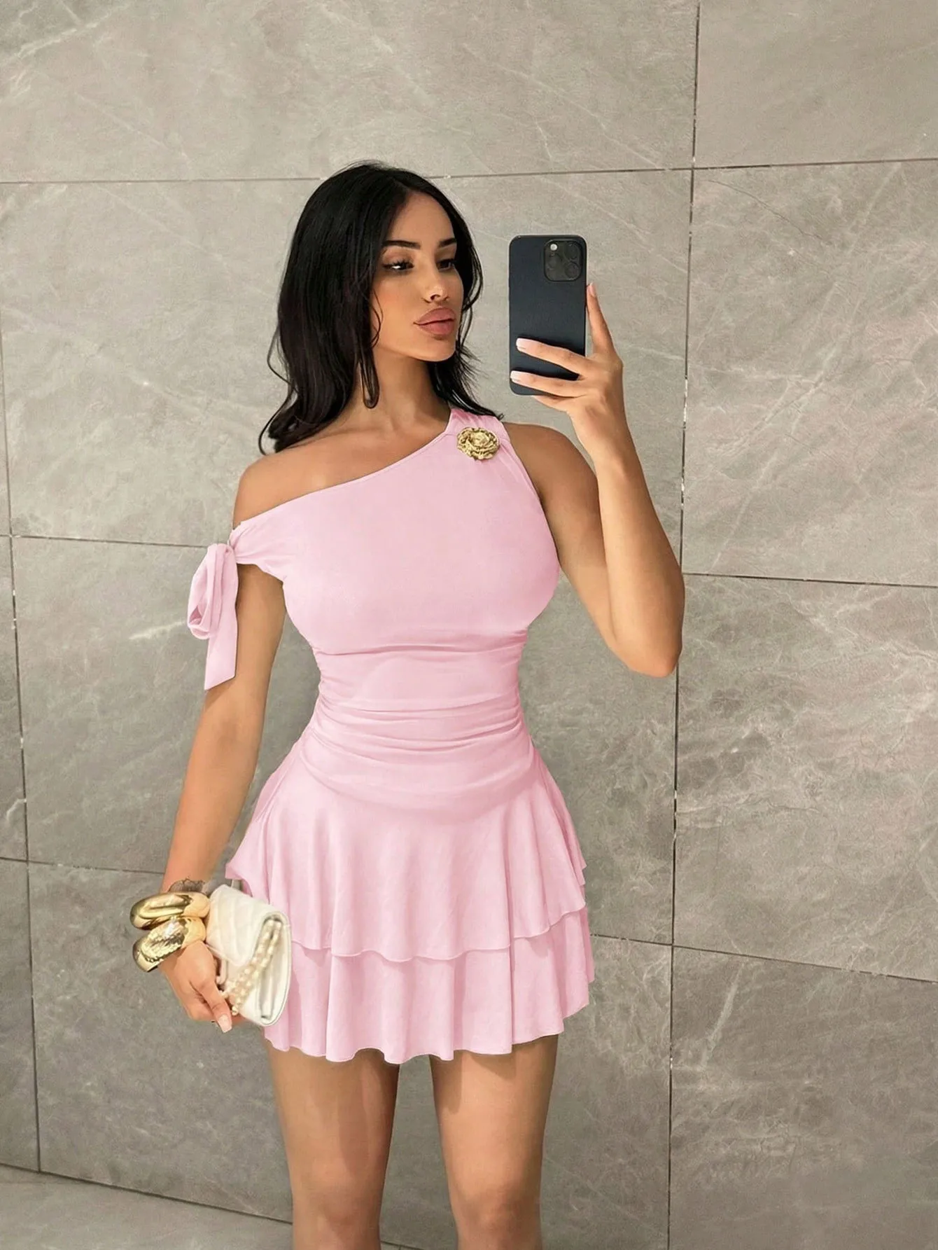 Elegant Solid Color One Shoulder Dress with Oblique Collar Sleeveless Design for Travel, Made of Polyester