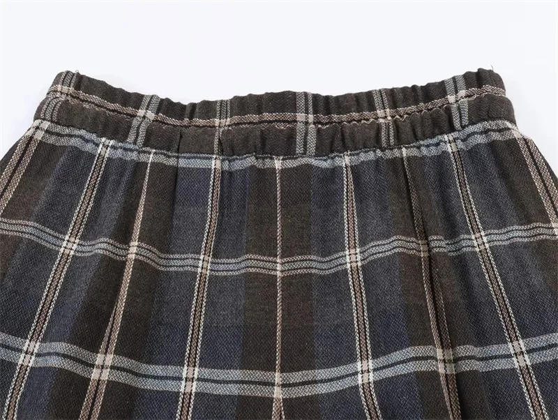 Color Block Casual Full Length Pants in Polyester Fabric Featuring Contrast Collar Design, Inelastic Fit