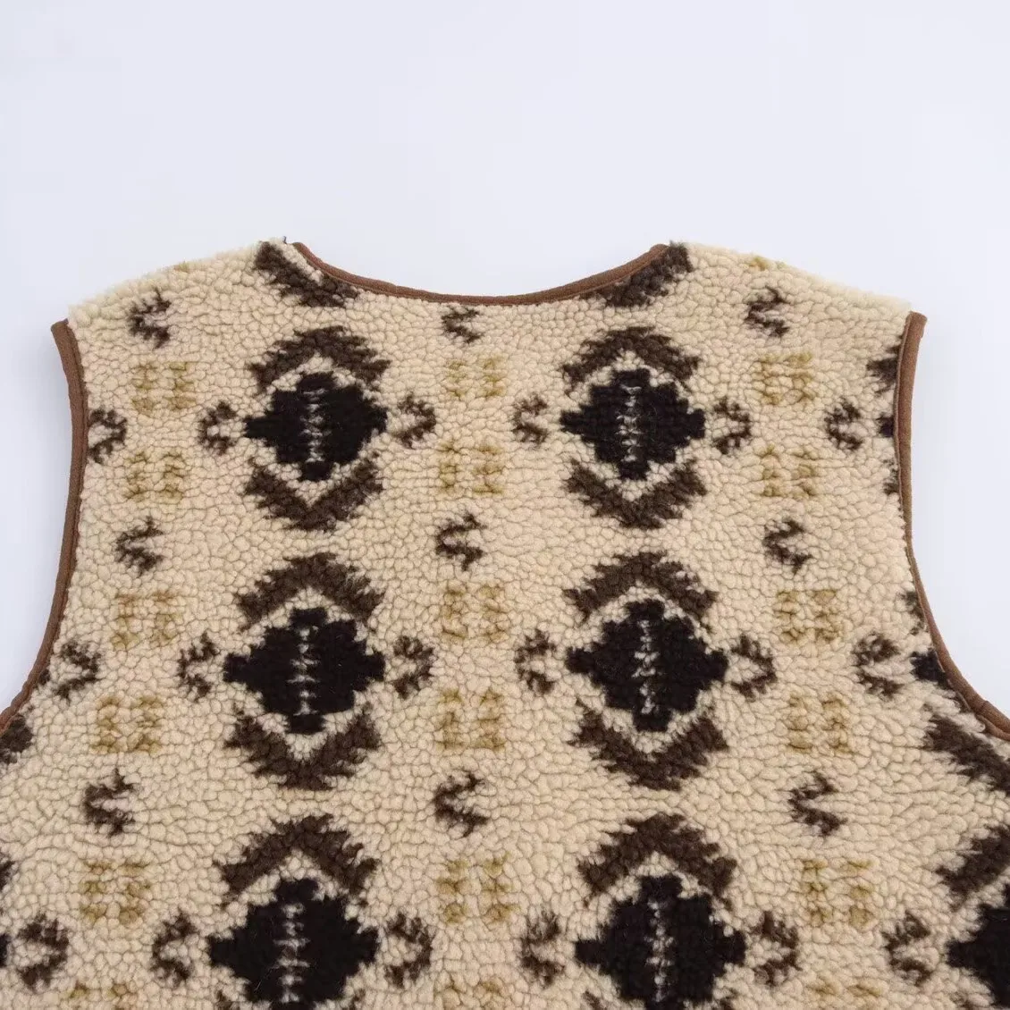 Women's Polyester Streetwear Vest with Shearling, Sleeveless Design Featuring Round Neck and Single Breasted Closure with Printing