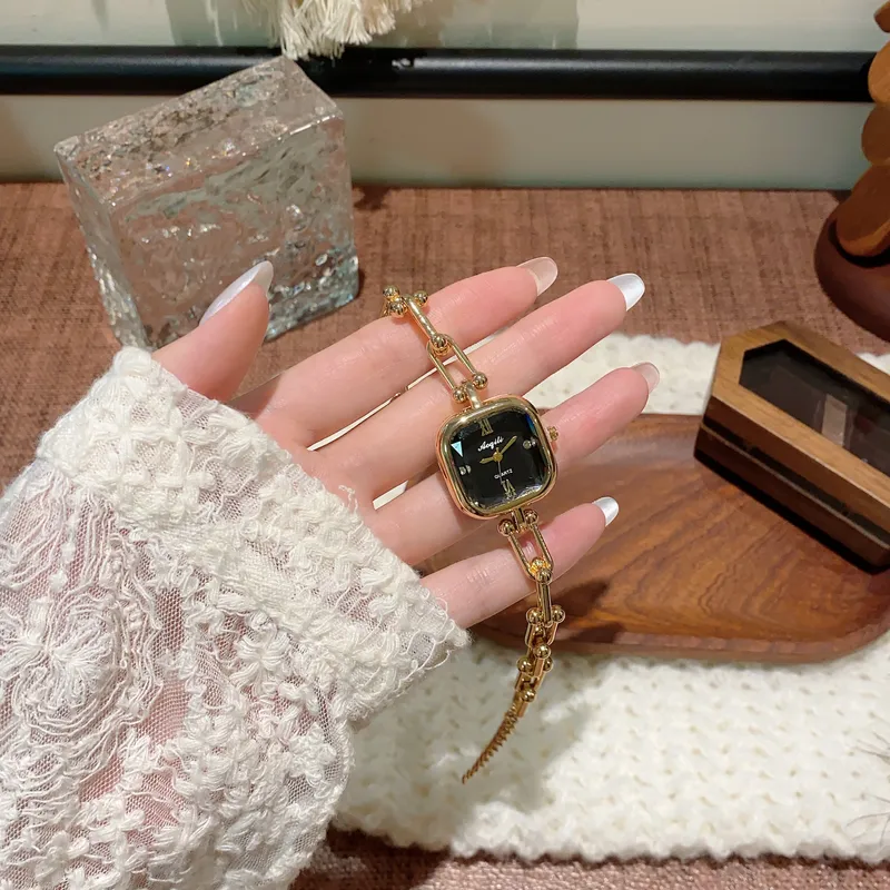 Women's Casual Square Dial Quartz Bracelet Watch with Alloy Strap