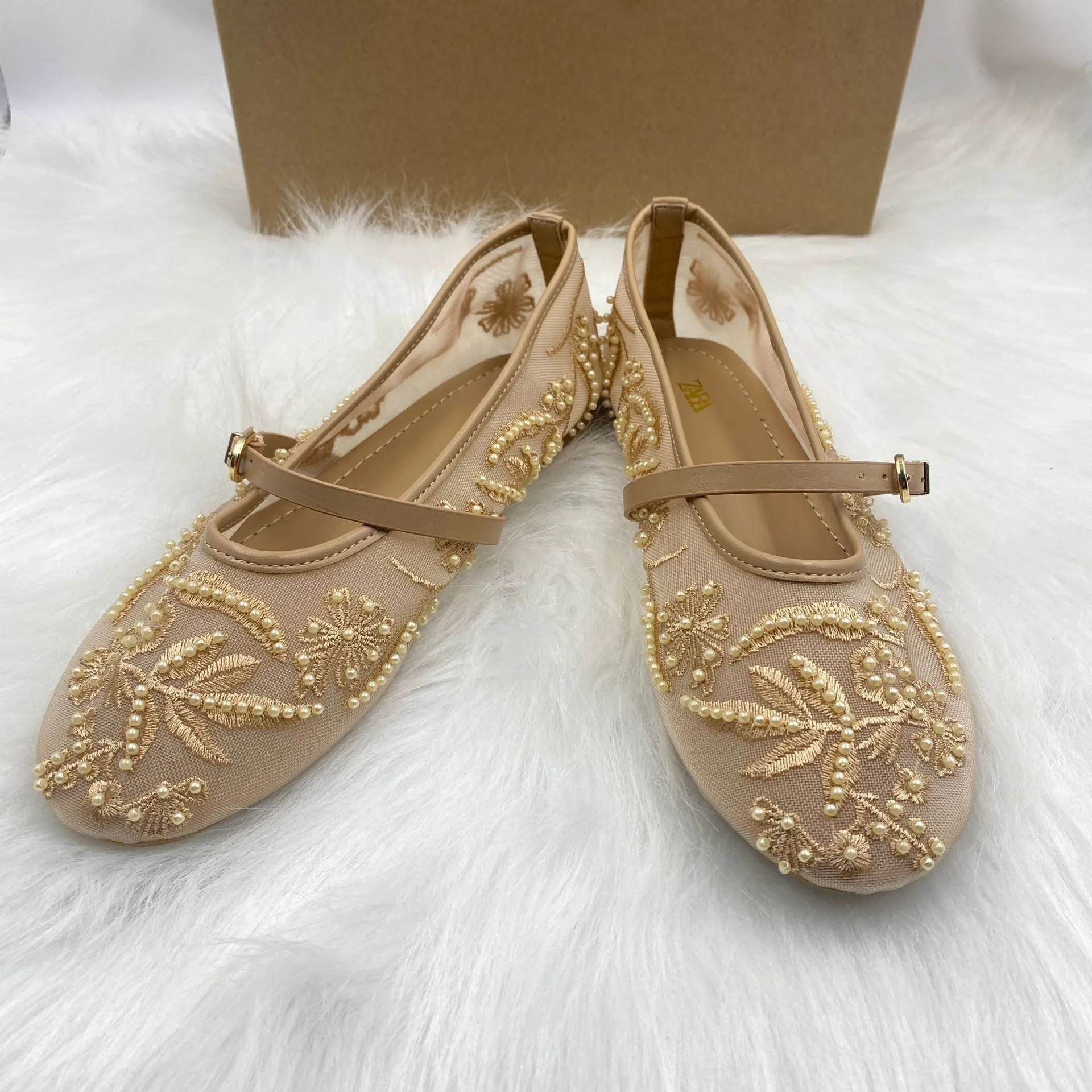 Solid Color Women Ankle Strap Sandals with PU Leather Sole and Mesh Upper, Flat Heel Design