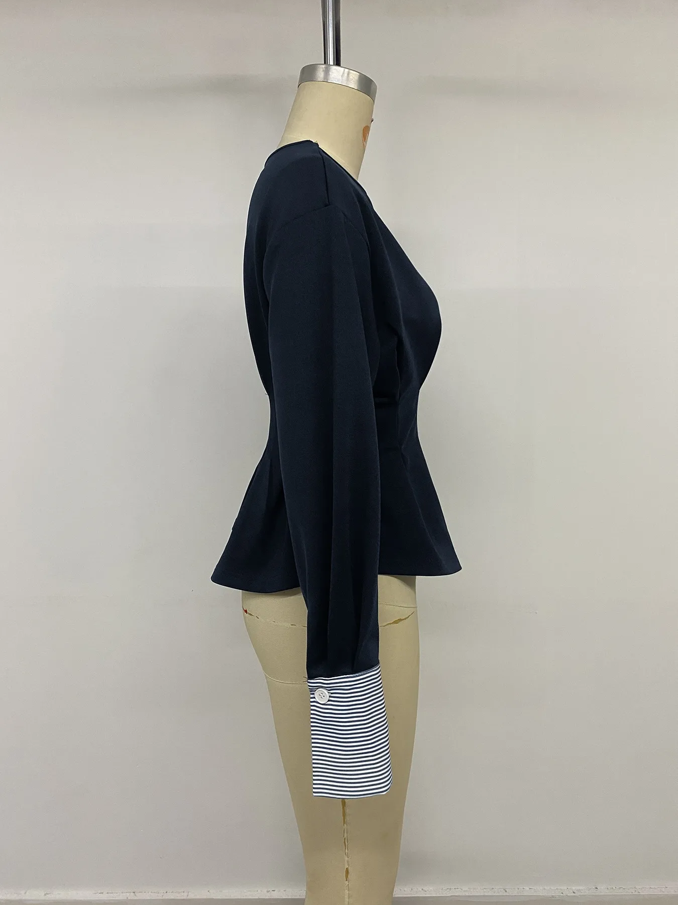 Color Block Long Sleeve Polyester Hoodie for Women with Patchwork Craft and Round Neck Pullover Design