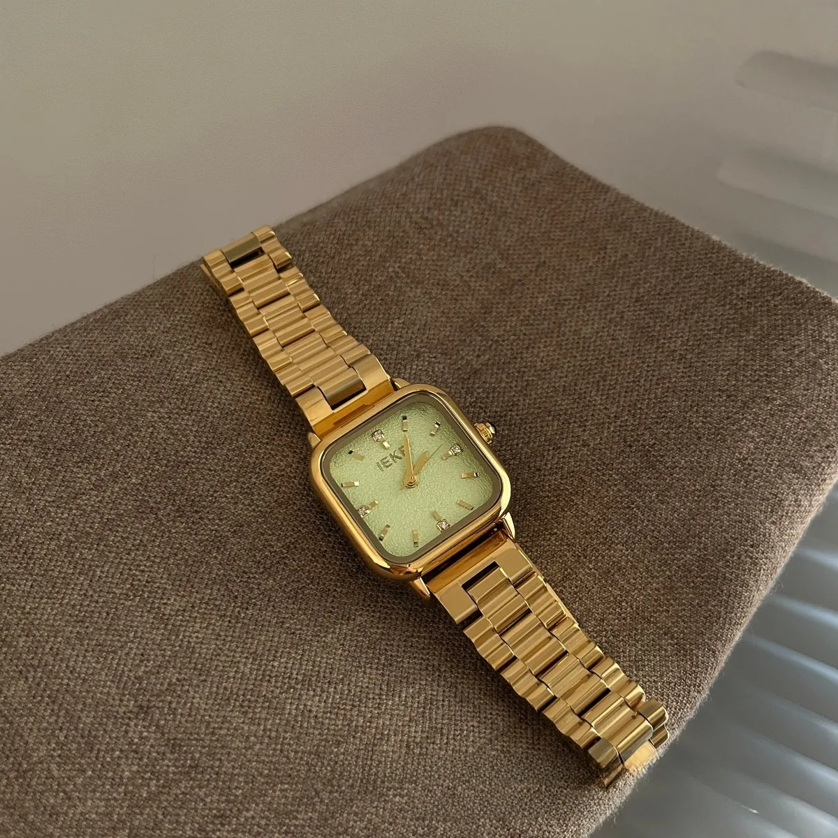 Women's Square Quartz Watch with Steel Belt Strap and Single Folding Buckle Featuring Ordinary Glass Mirror