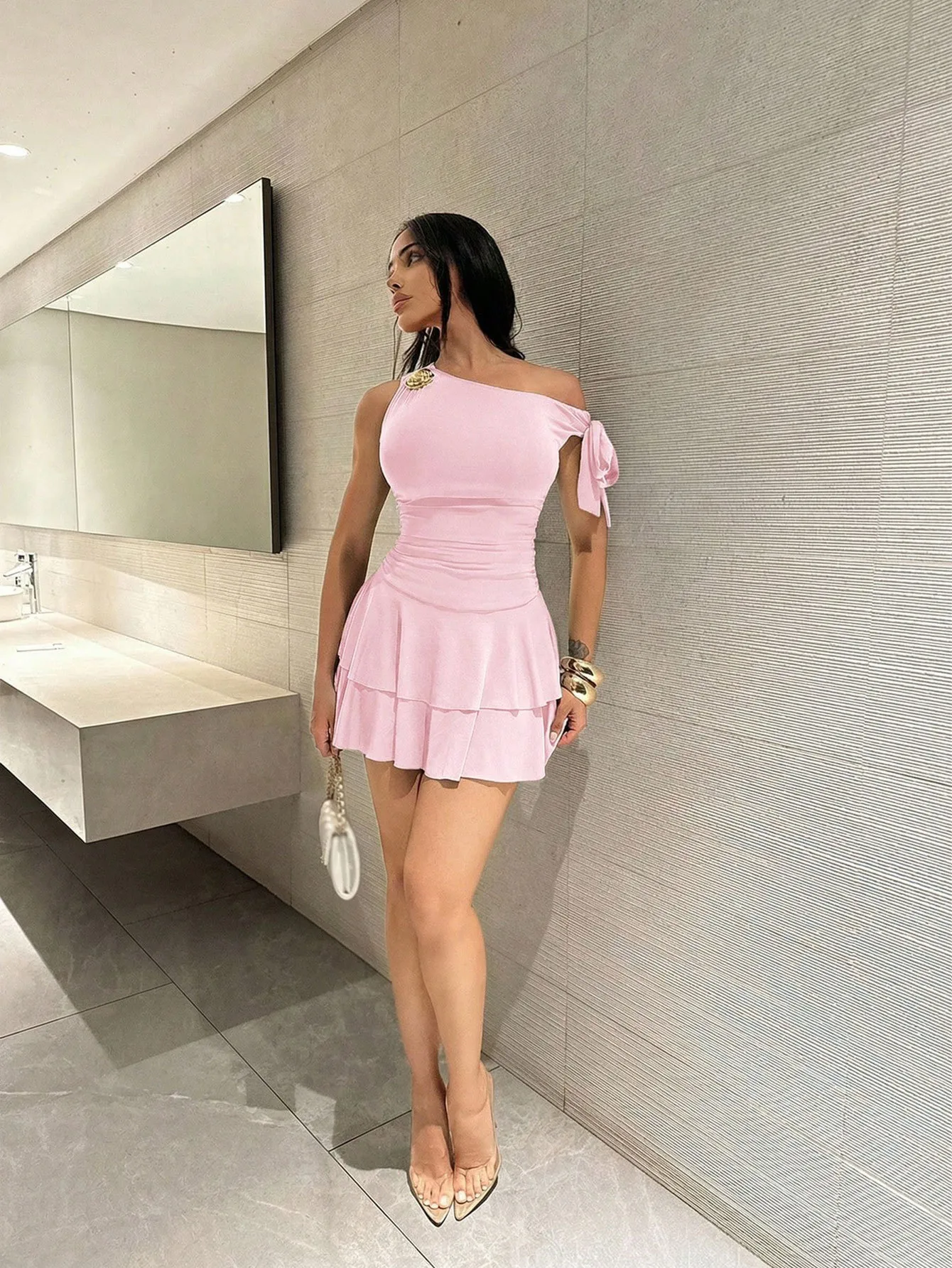 Elegant Solid Color One Shoulder Dress with Oblique Collar Sleeveless Design for Travel, Made of Polyester