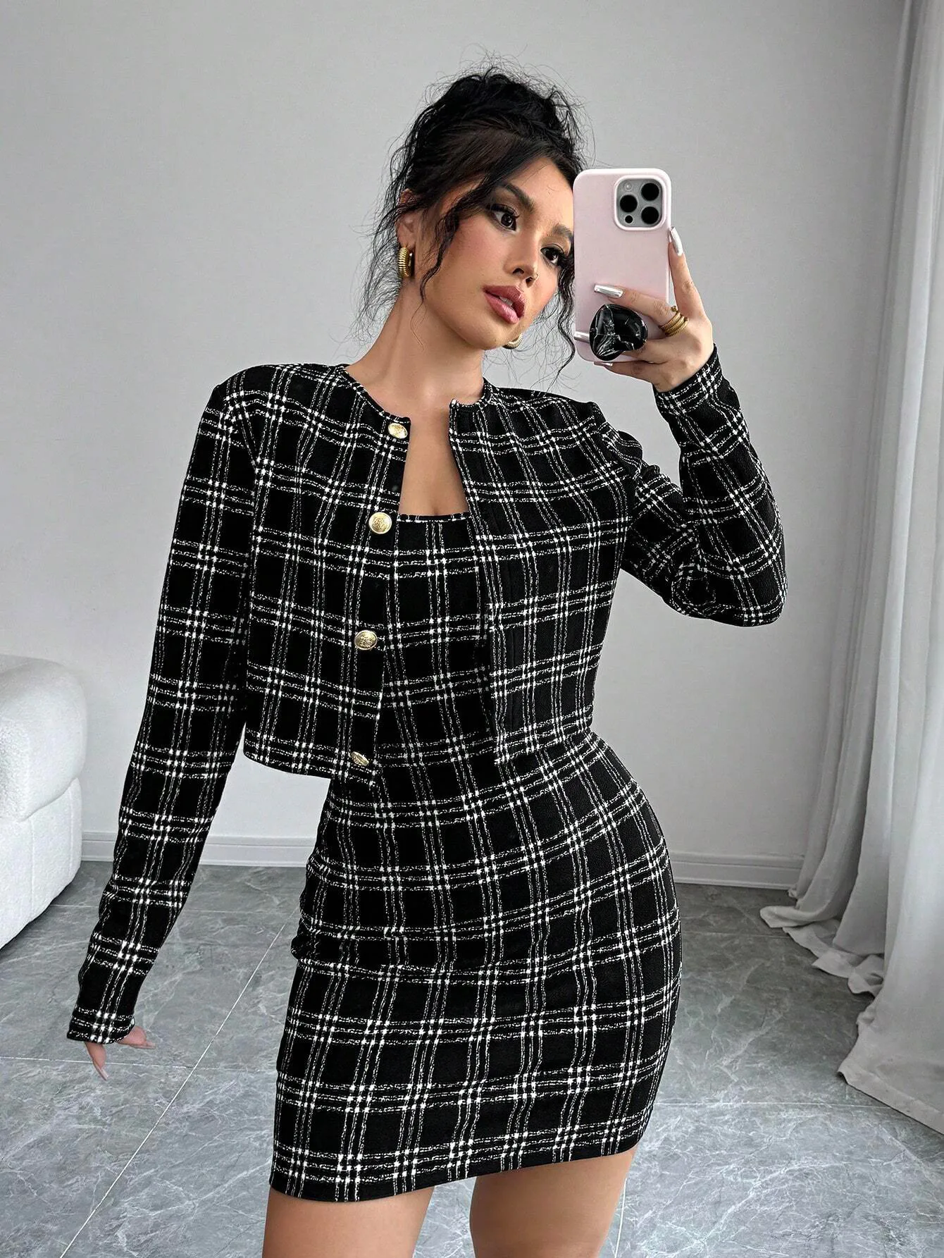 Elegant Sleeveless Plaid Skirt Co-ord Set in Knitted Polyester Fabric, 2 Pieces Set