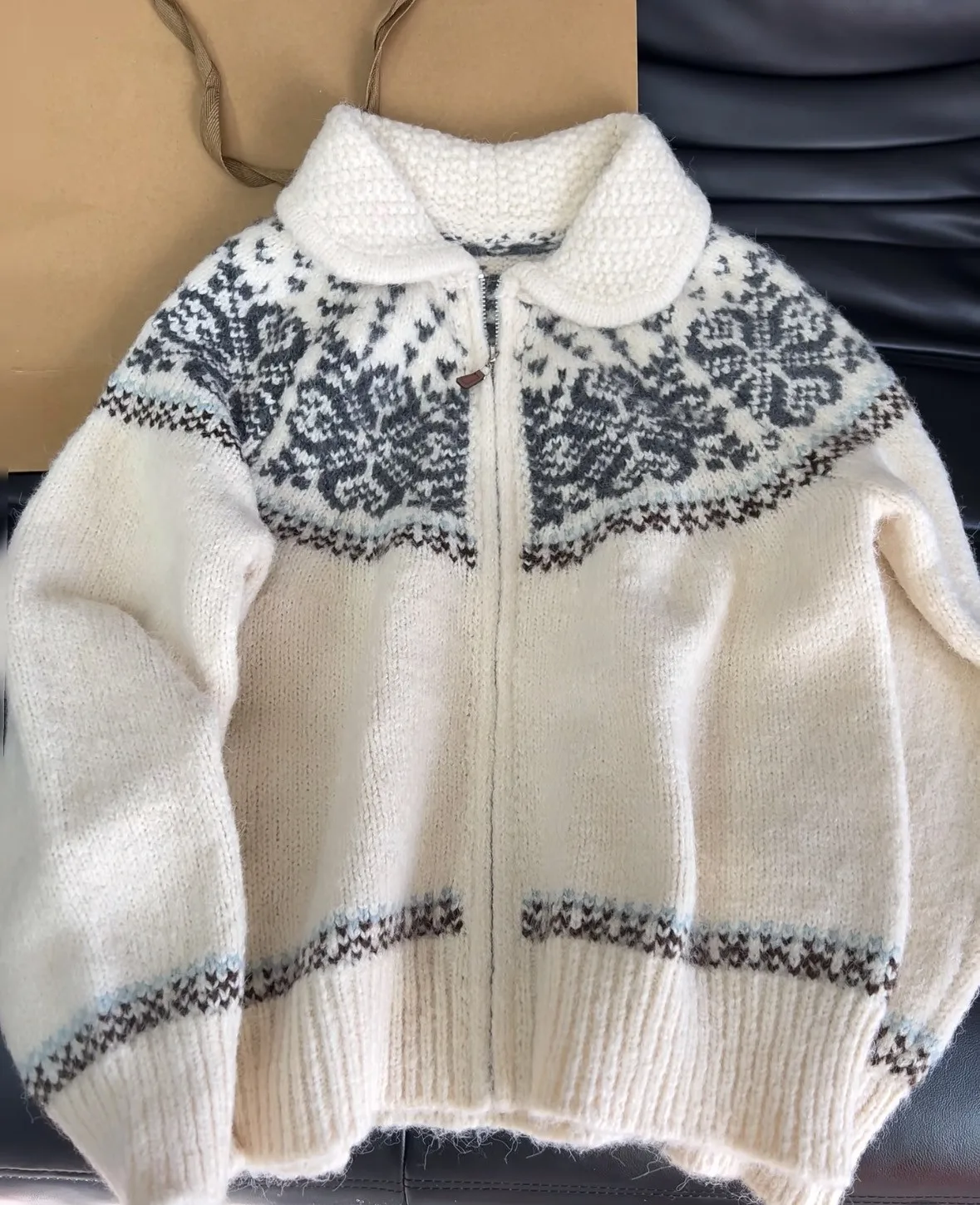 Vintage Style Geometric Long Sleeve Knitted Fabric Sweater for Women Featuring Jacquard Craft and Zipper Closure