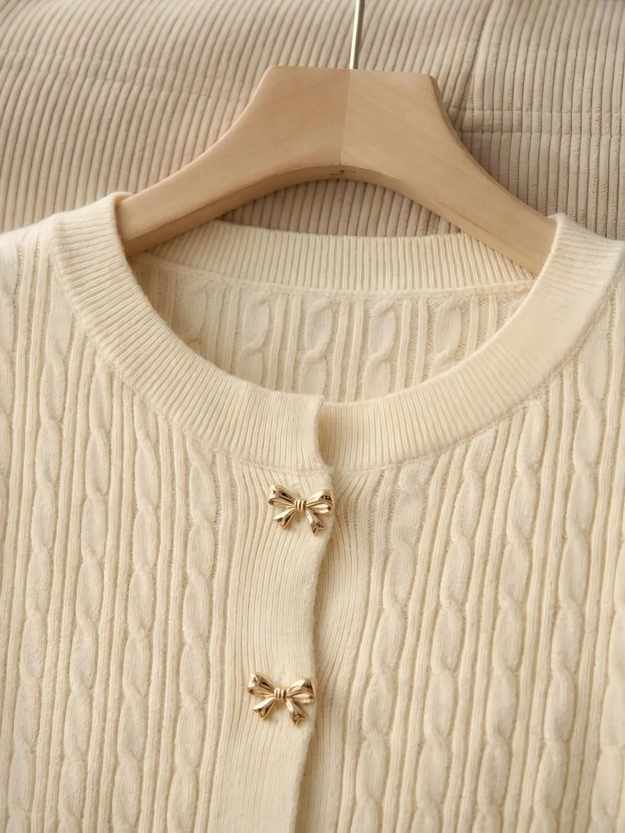 Elegant Sleeveless Bow Tie Pullover Featuring Knitted Craft in Knitted Fabric for Women