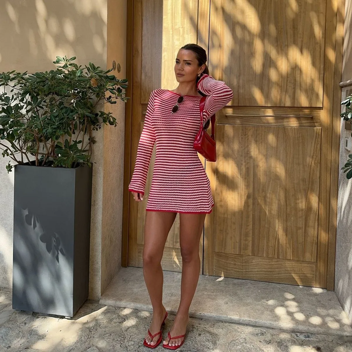 Sexy Stripe Sheath Dress with Long Sleeve and Round Neck, Polyester Fabric, Above Knee Length
