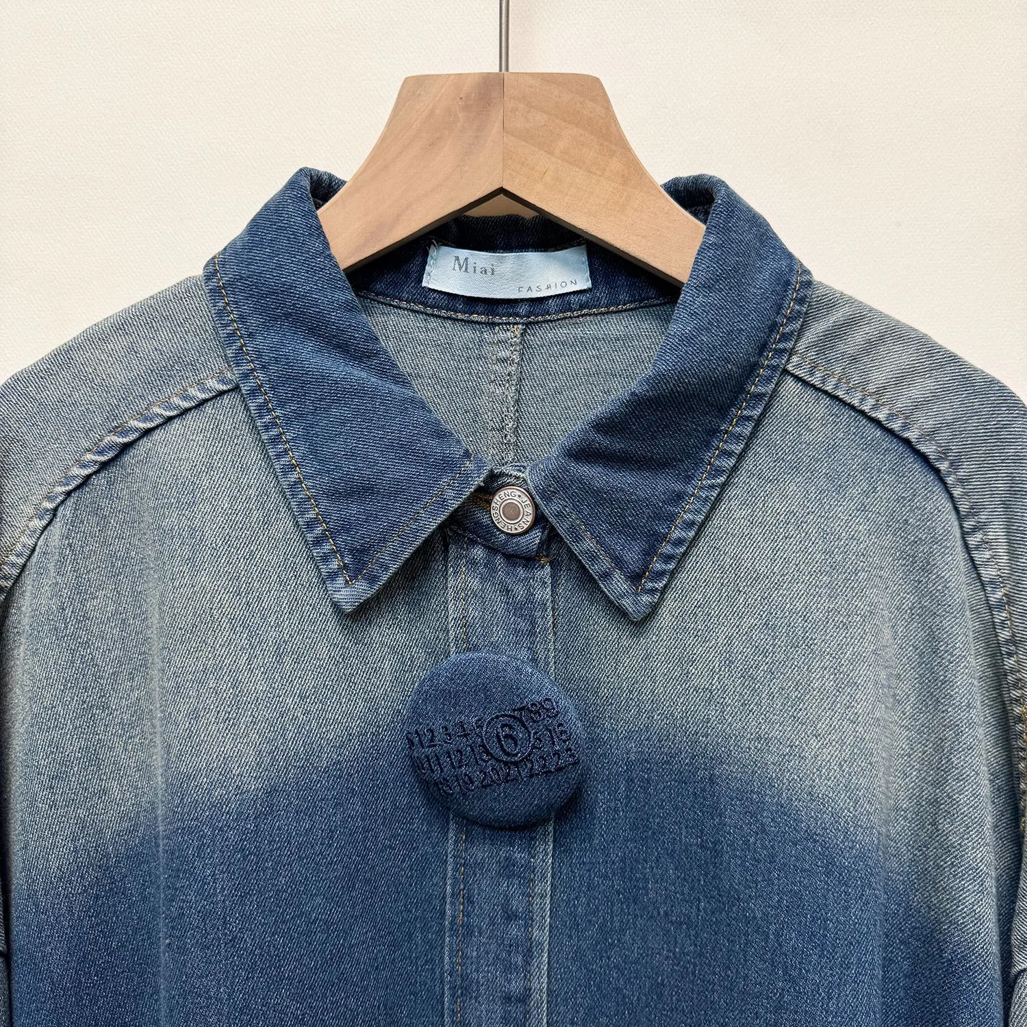 Vintage Style Ombre Denim Midi Dress with Long Sleeve and Lapel Neckline, Washed Finish