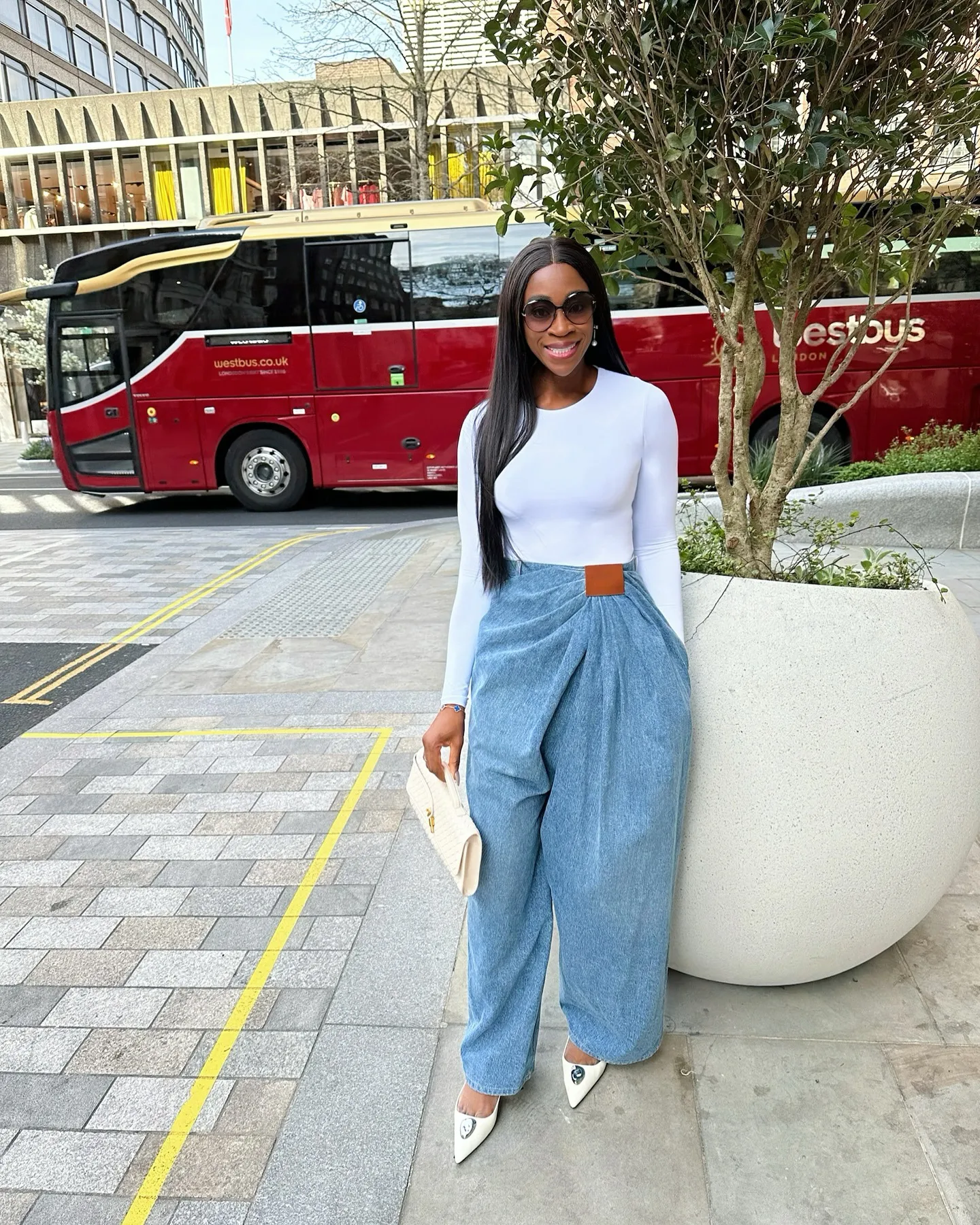 Women's Wide Leg Denim Cotton Jeans in Full Length with Washed Streetwear Style, Inelastic, Perfect for Spring