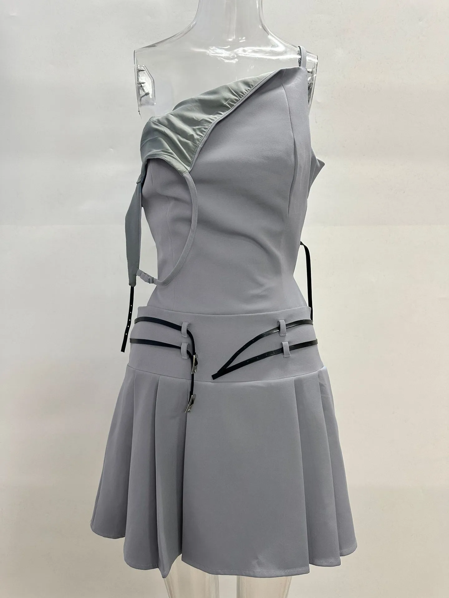 Sexy Sleeveless Strap Dress in Polyester Fabric Featuring Above Knee Length