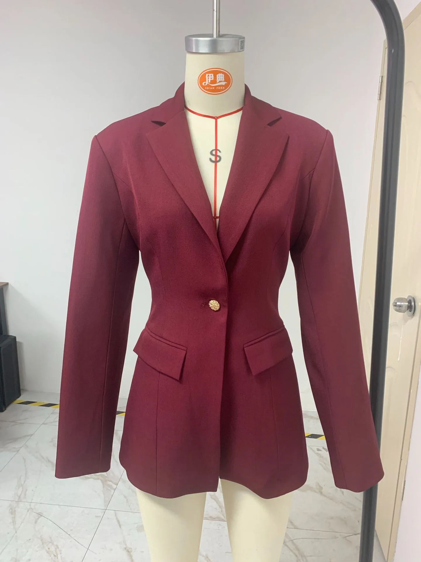 Elegant Solid Color Long Sleeve Polyester Blazer with V Neck and Single Breasted Closure