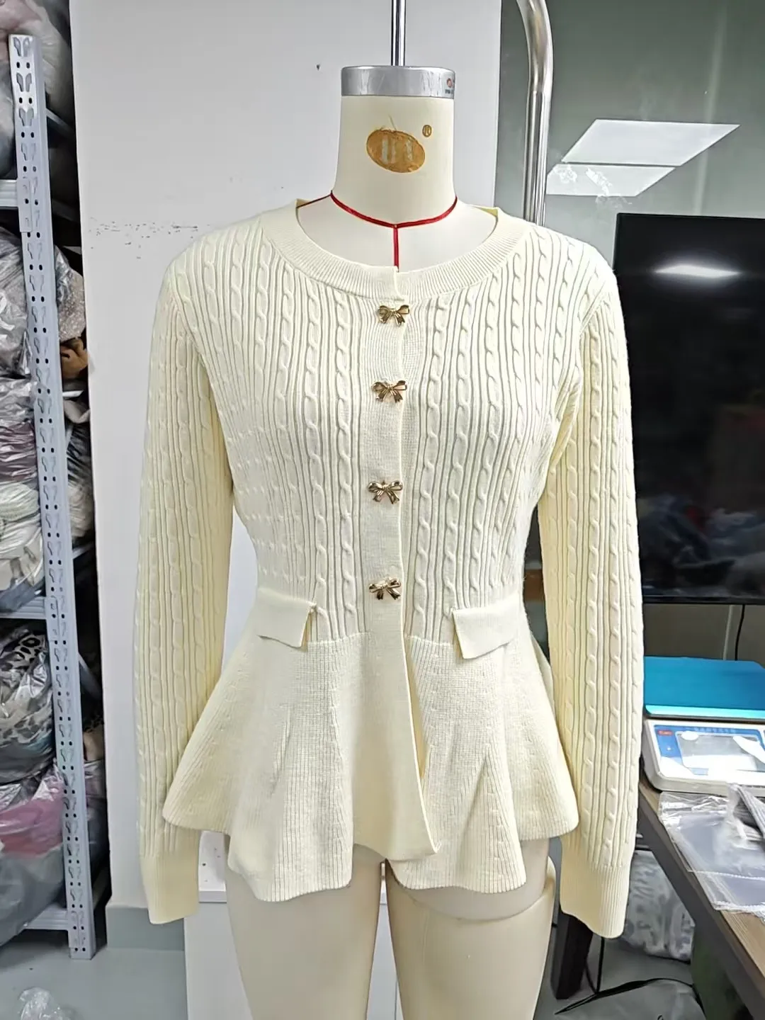 Elegant Sleeveless Bow Tie Pullover Featuring Knitted Craft in Knitted Fabric for Women