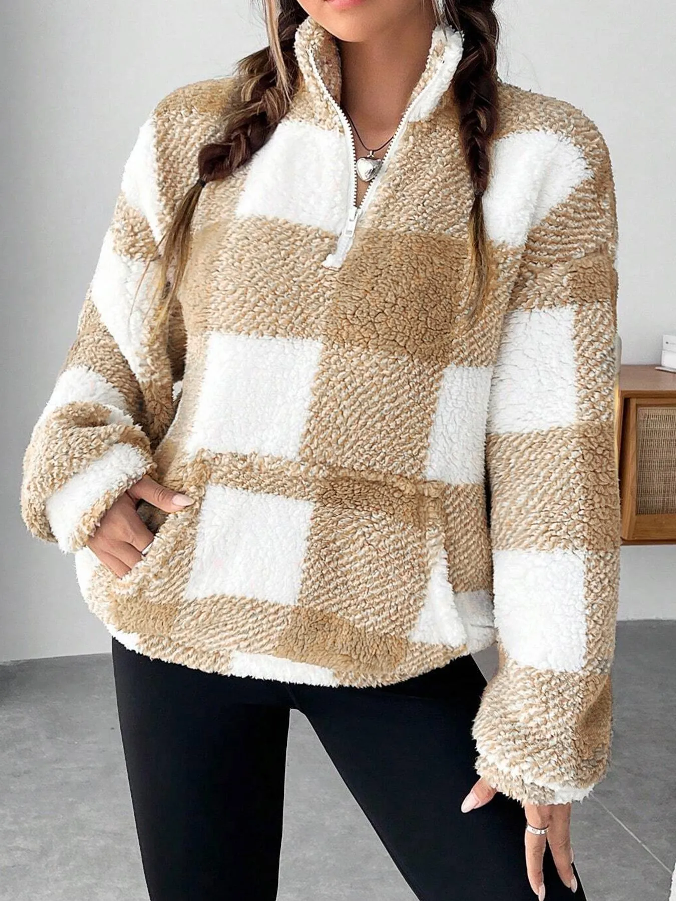 Loose Fit Patchwork Sport Hoodie with Zipper and Long Sleeves