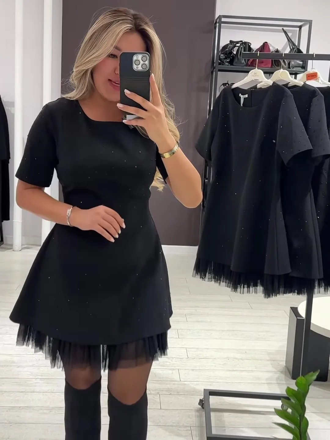 Elegant Lace Dress with Short Sleeve and Round Neck, Casual Style in Polyester Fabric