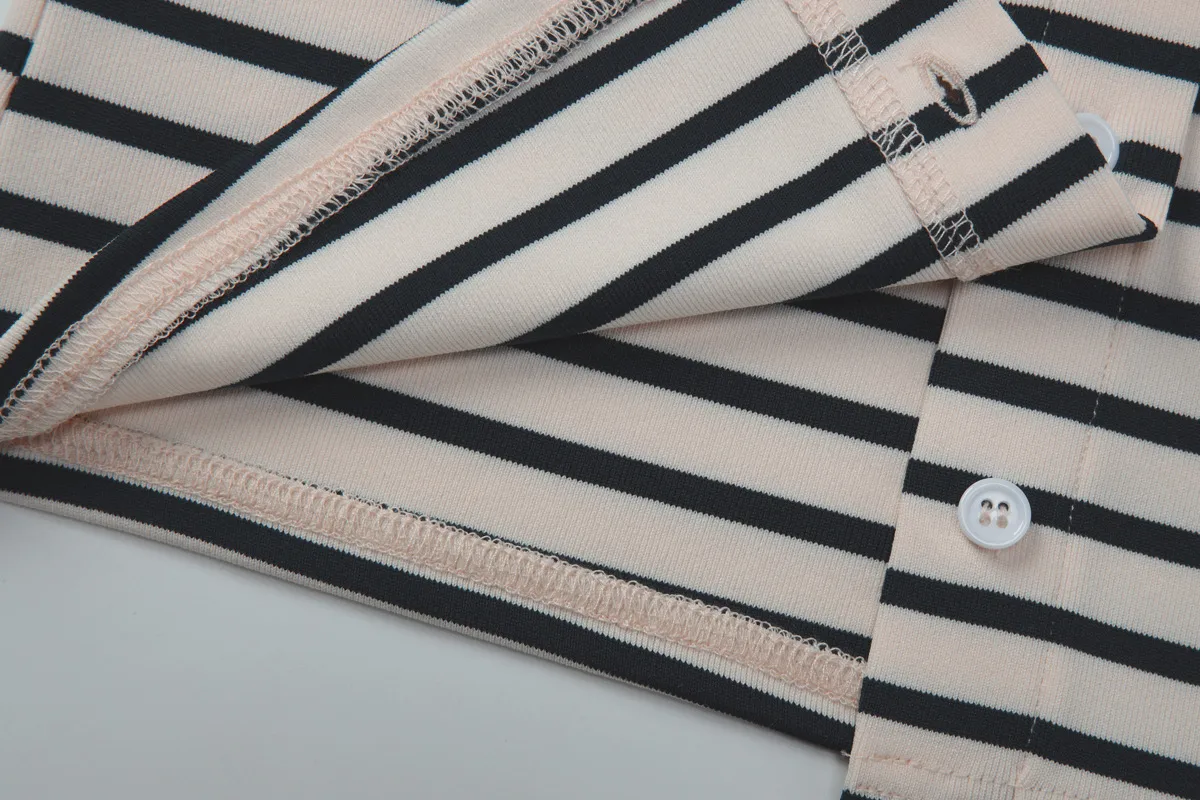 Long Sleeve Streetwear T-shirt for Women in Autumn featuring Elastane Fabric with Stripe Design