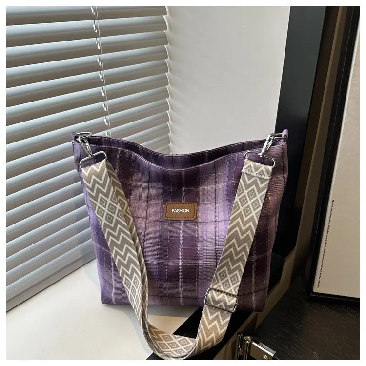 Large Square PU Tote Bag with Zipper and Sewing Thread Detail