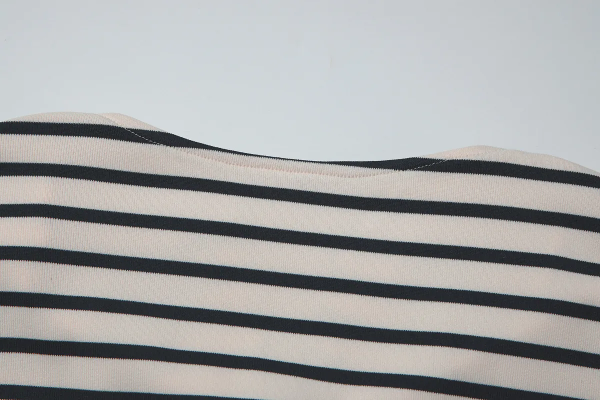 Long Sleeve Streetwear T-shirt for Women in Autumn featuring Elastane Fabric with Stripe Design