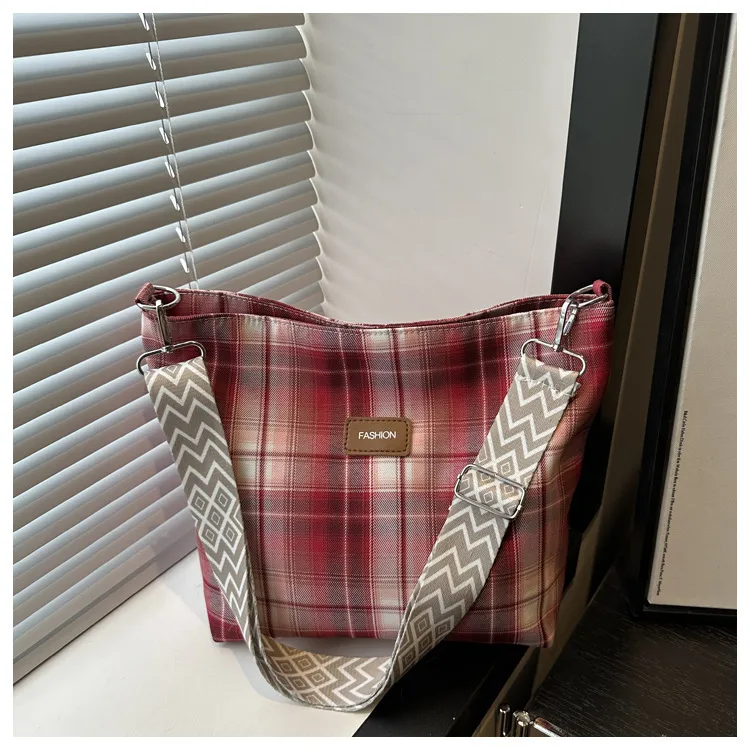 Large Square PU Tote Bag with Zipper and Sewing Thread Detail